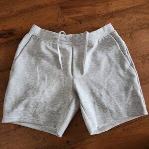 NWOT Lululemon Spacer Shorts 7"